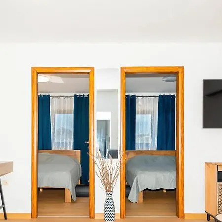 2 Bedroom Awesome Home In Desne Desne